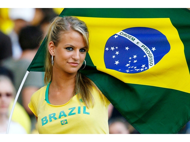 brazilian-girl-world-cup-fan-f.jpg