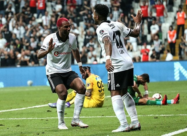 fenerbahce-besiktas-rekabetinde-348-randevu.jpg