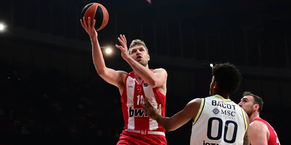 olimpiakos-fener-basket-i-ektelestes-to-rompot-ke-to-f-16-mas-dinoun-to-530.jpg