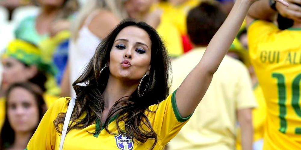 14-hot-brazil-fan-4-hottest-female-fans-2014-world-cup.jpg