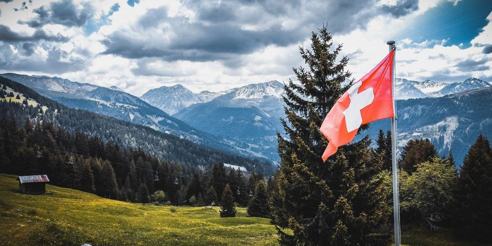 the-swiss-flag-meaning-1170x600.jpg