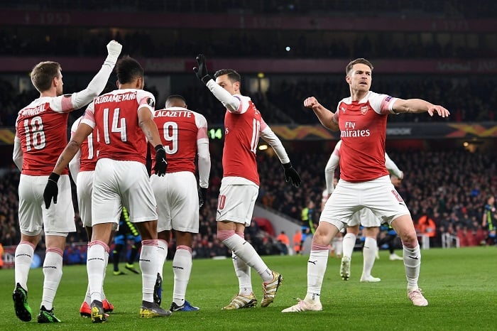 Arsenal-celebrate-scoring-against-Napoli.jpg