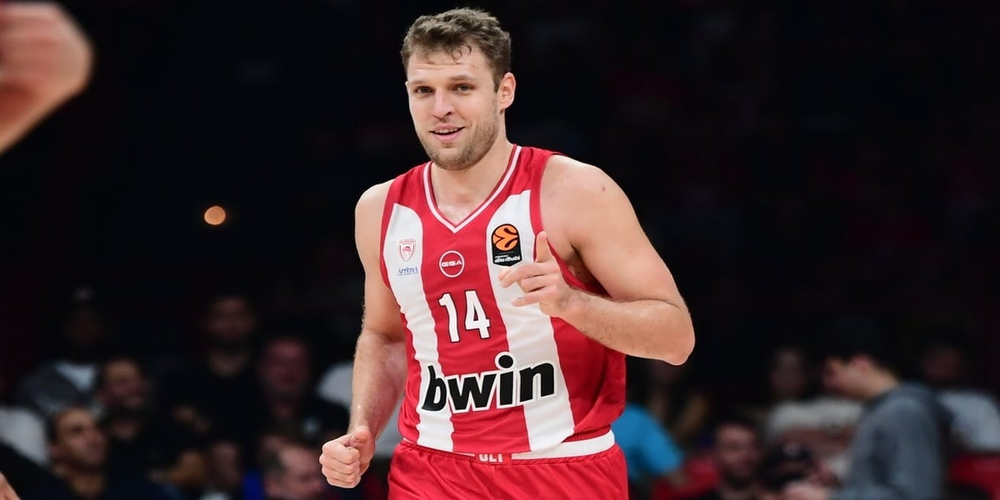 vezenkof olympiakos (1).jpg