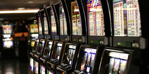 Ψηφίστηκε επί της αρχής το νομοσχέδιο για τα τυχερά παιχνίδια