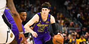 Μια ομάδα μόνος του.png