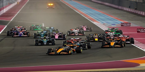 O Norris ελέγχει την κατάσταση.jpeg