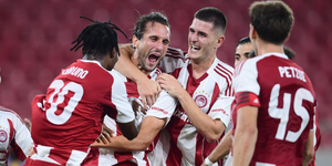 Olympiacos - Panserraikos.jpg