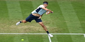 player-taylor-fritz-returns-to-australias-alex-de-minaur-news-photo-1656516022.jpg