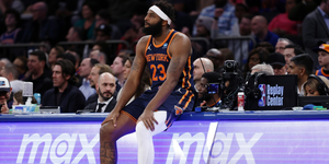 Σκοράρει κόντρα στους Hawks.png