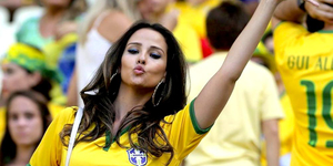 14-hot-brazil-fan-4-hottest-female-fans-2014-world-cup.jpg