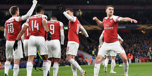 Arsenal-celebrate-scoring-against-Napoli.jpg