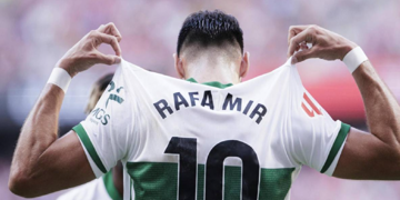 Έδρα + Ρεπορτάζ + Παράδοση = 2.45