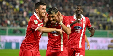 Δεν σταματάει πουθενά