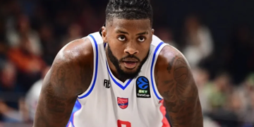 "Ιστορικέ", σφίξαμε...