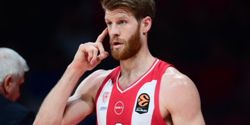 Του βάζει δύσκολα, αλλά αντέχει