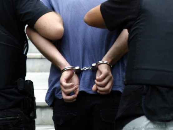 Οκτώ συλλήψεις σε παράνομα μίνι-καζίνο και βιοτεχνία ραπτικής στην Αθήνα!