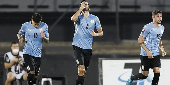 Bentancur Uruguay.jpg