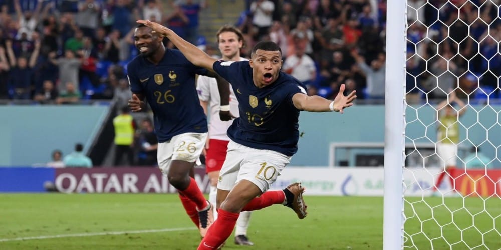 Γαλλία - Δανία 2-1 «Έσπασαν» την κατάρα οι Παγκόσμιοι Πρωταθλητές!.jpg