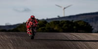 Ταξίδι στο άγνωστο με οδηγό Ducati