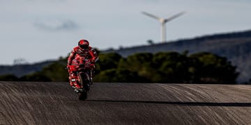 Ταξίδι στο άγνωστο με οδηγό Ducati