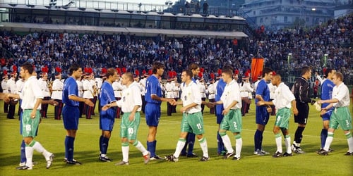 Ελλάδα - Βόρεια Ιρλανδία: Stats, παράδοση, Ριζούπολη και ατελείωτα ειδικά στη Fonbet!