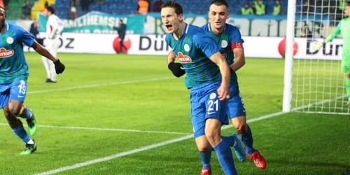 «Σορτάρει» το διπλό της Ρίζεσπορ