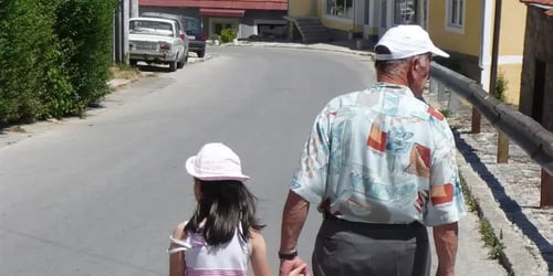 Απήγαγε την εγγονή του και ζήτησε λύτρα για να ξεπληρώσει χρέη από παράνομα τυχερά παιχνίδια
