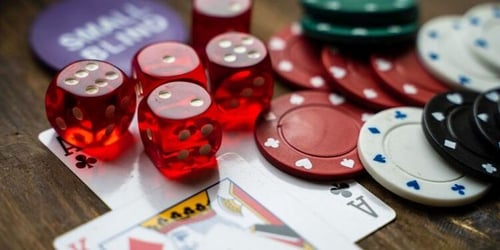 Η Βρετανική Επιτροπή Τυχερών Παιχνιδιών ενισχύει τα μέτρα κατά των παράνομων καζίνο