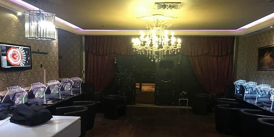 Ρουμάνα ιδιοκτήτρια είχε μετατρέψει το μαγαζί της σε χλιδάτο... μίνι-καζίνο
