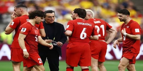 Φάσεις και κάρτες στο «must win» για Τουρκία-Παραγουάη